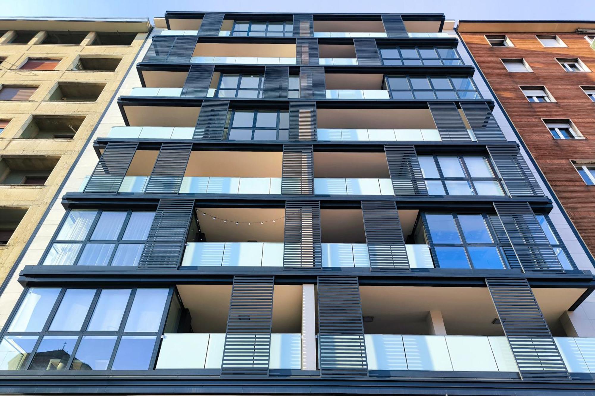 Suites In Financial District 4 Pax, Milan